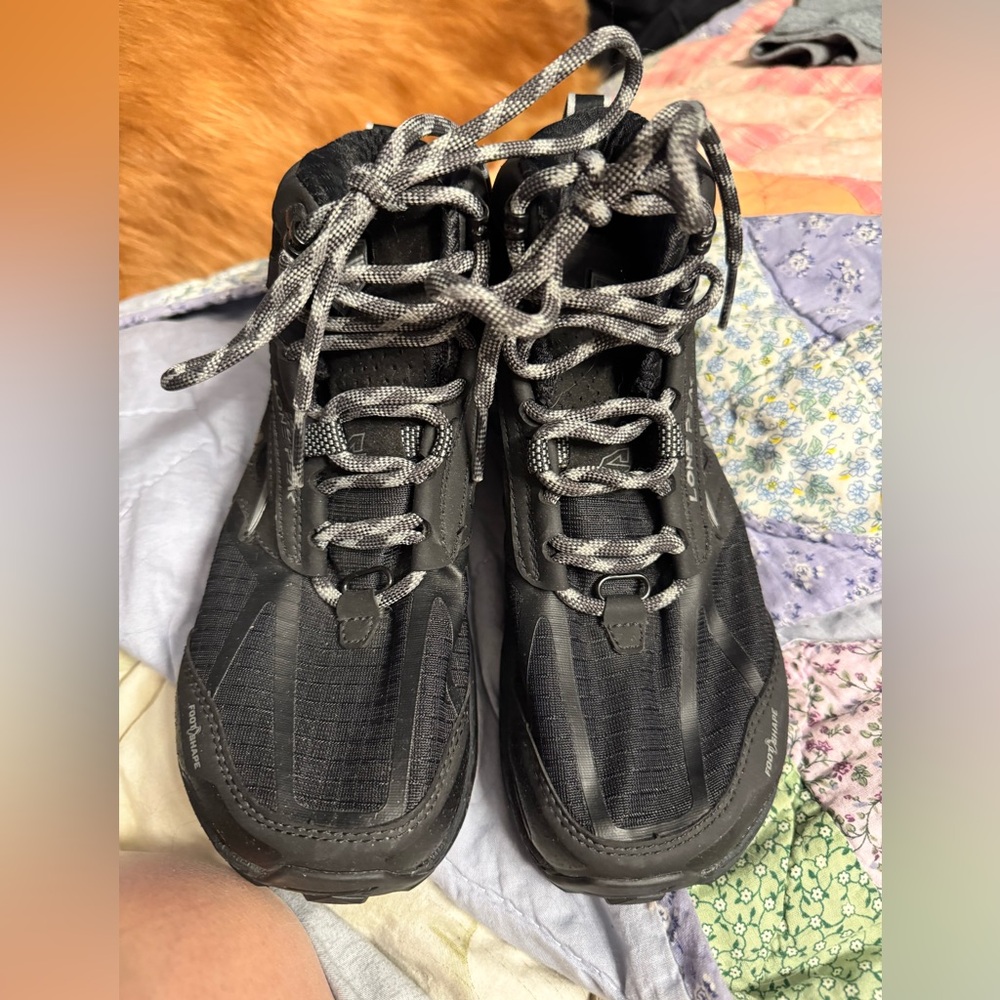 Women’s Altra V-flex trail running boots